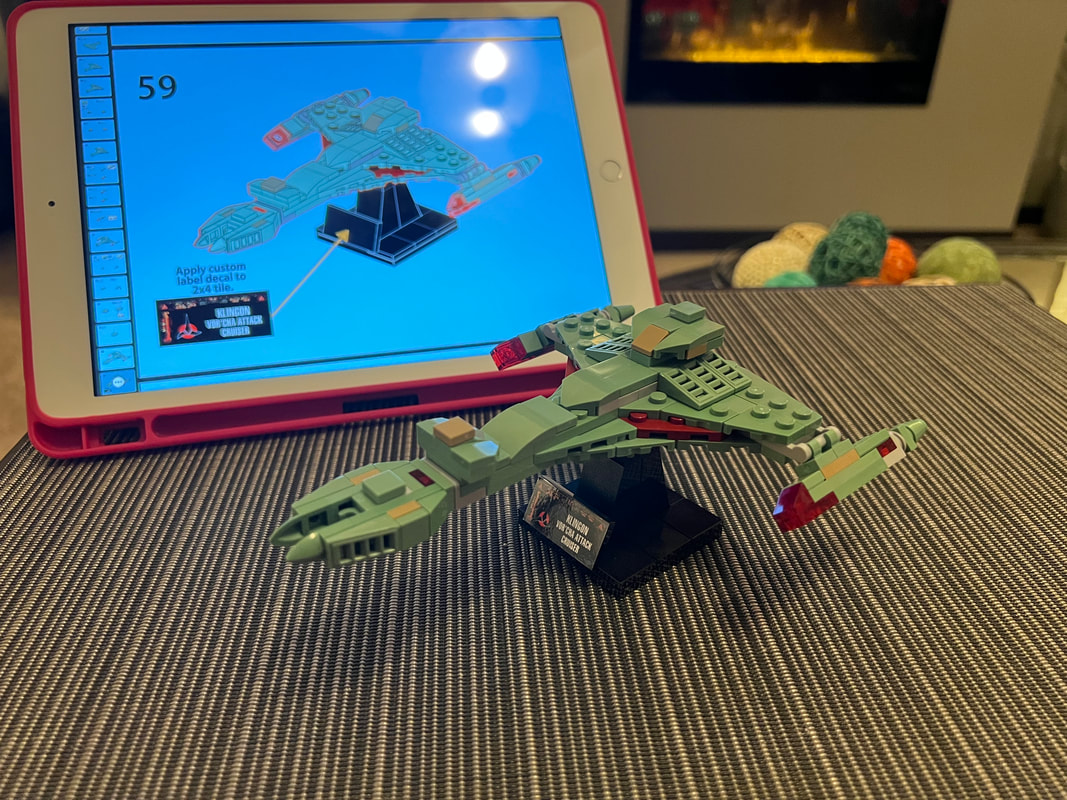Fan-built MiniTrekMOCs model 3